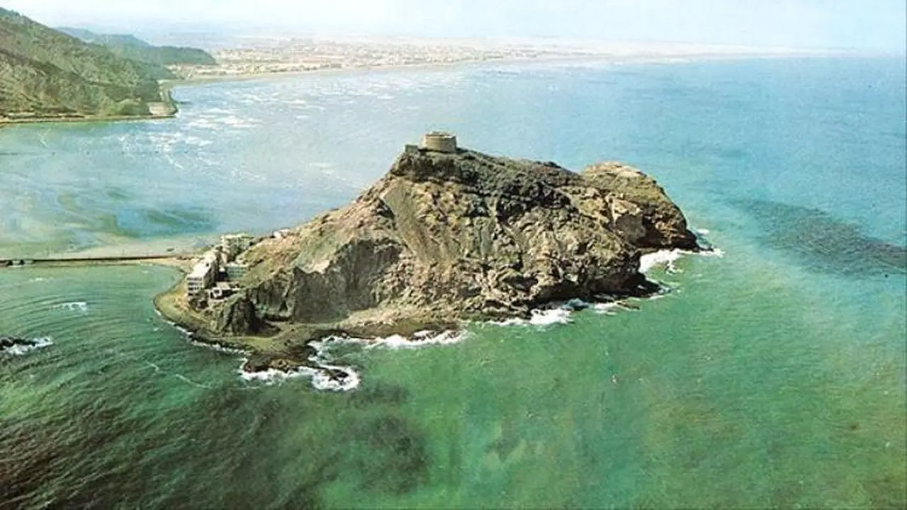 توقعات الأرصاد حول فرص هطول أمطار متفرقة على سواحل ومرتفعات محافظات اليمن